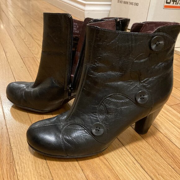 Clarks black leather ankle boots - Picture 5 of 5